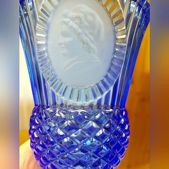 Vintage 1970s Avon Fostoria Glass goblets - Picture 4 of 7